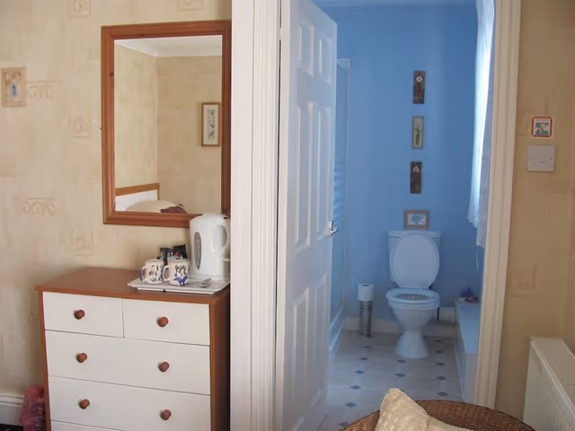 Twin Room, Ensuite