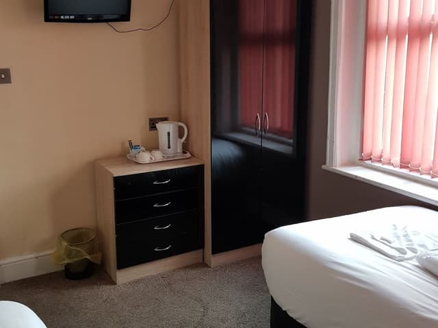 Twin Room, Ensuite