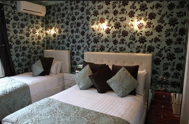 Standard Twin Room, Private Bathroom