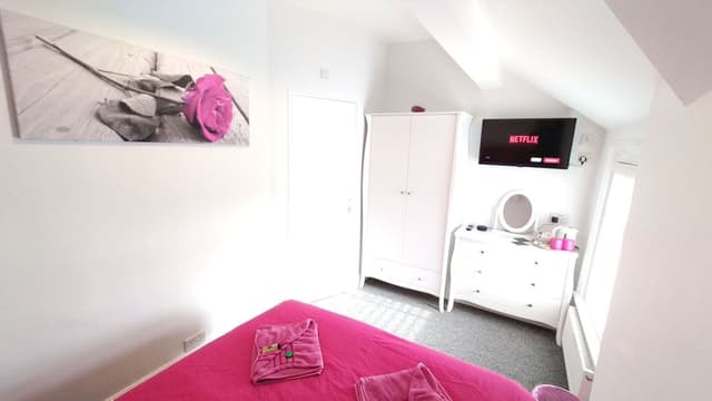 Double Room, 1 Double Bed (1 Adult and 1 Child)
