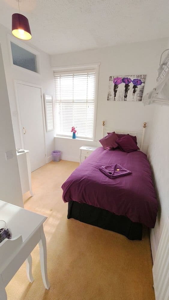 Single Room (En-suite)