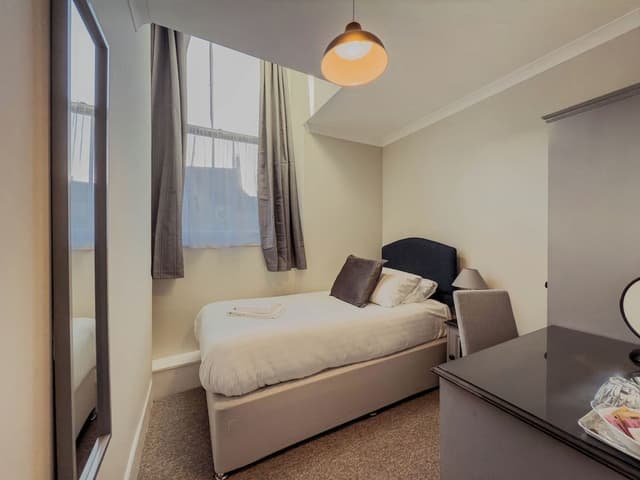 Single Room (1 Single Bed)