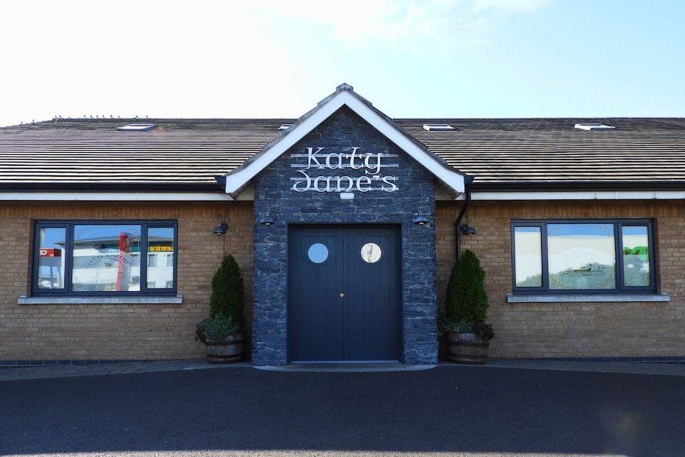Curran Court Hotel0