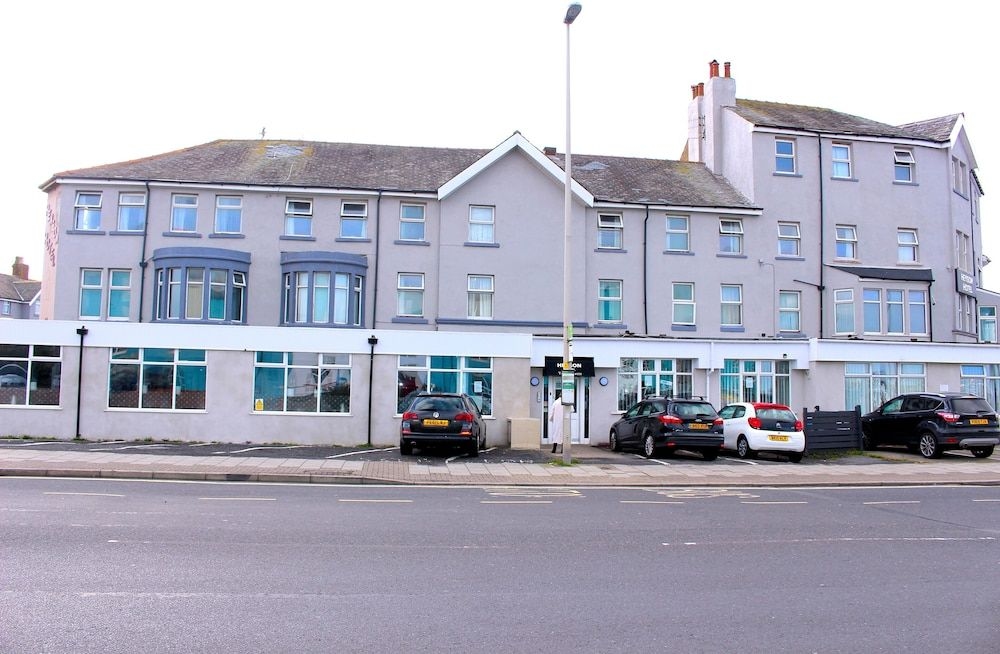 Henson Hotel3