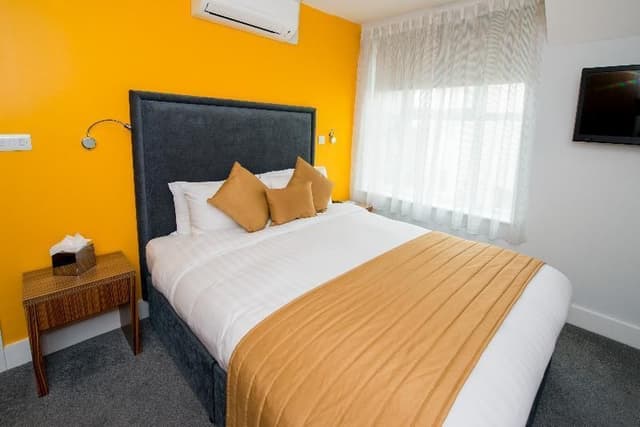 1 Double Bed Standard