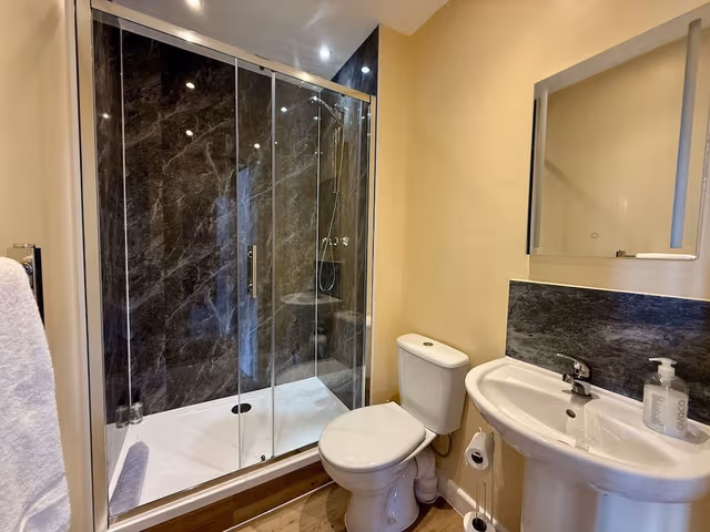 Superior Double Room, Ensuite, City View