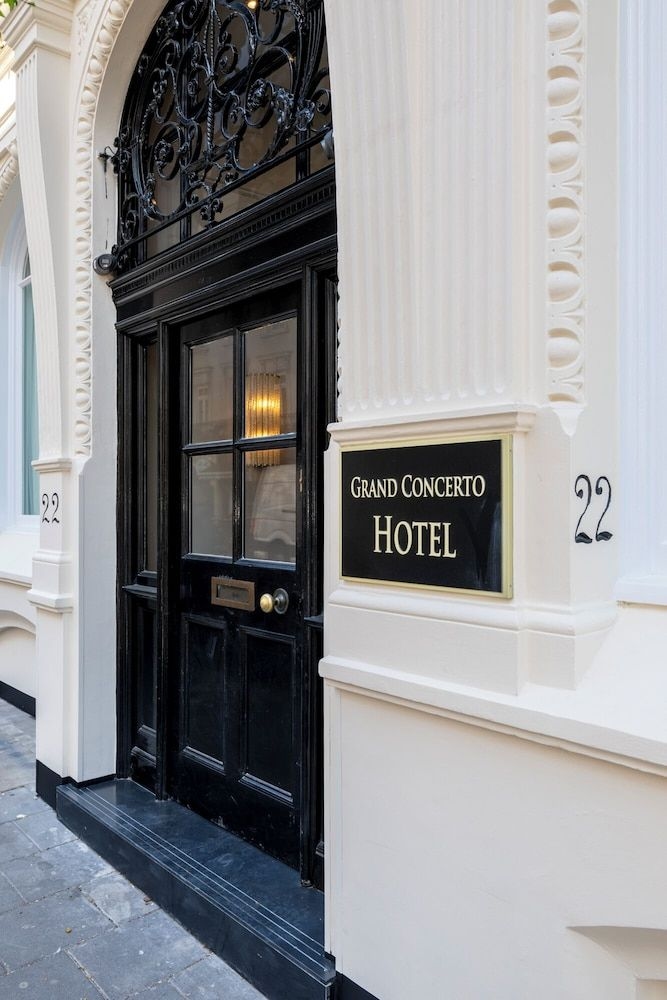 Castleton Hotel2