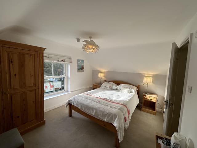 Double room-Ensuite with Shower-(pet free)