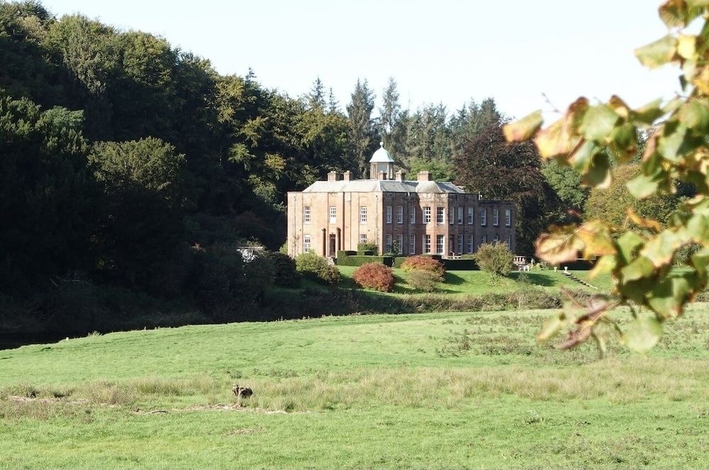 Warwick Hall0