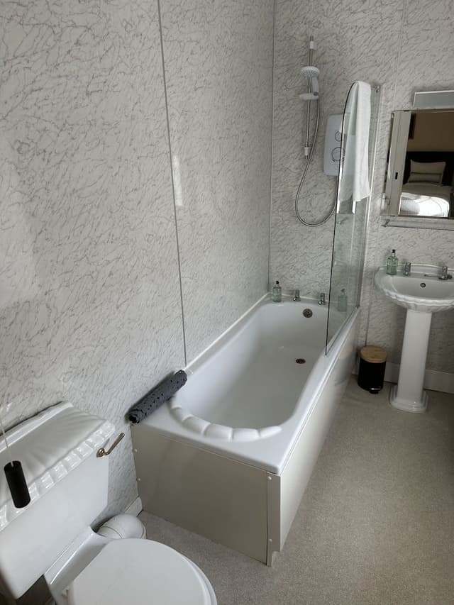 Twin Room, Ensuite