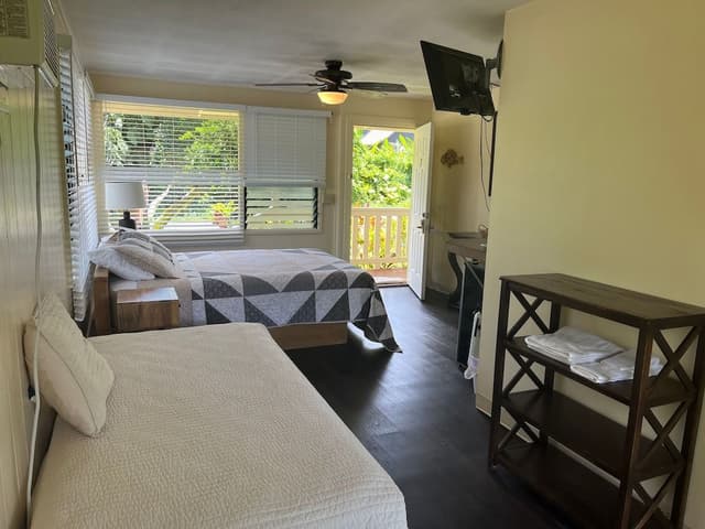 #07 Standard Cottage, Private Bathroom, Garden View