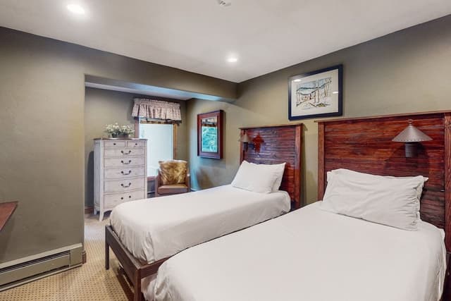 Condo, 3 Bedrooms