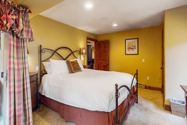Condo, 3 Bedrooms