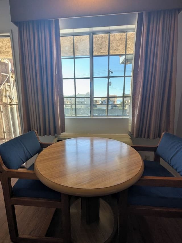 Deluxe Room, 1 King Bed, Non-Smoking, Partial Ocean View (Includes 1 parking space)