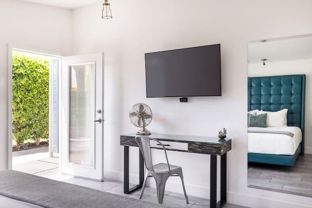 Standard King Room