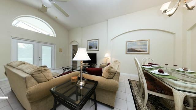 4 bedroom, 3 bathroom Private Pool Home