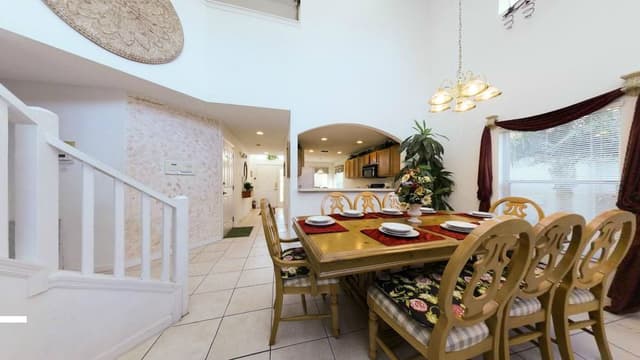 5 bedroom, 3 bathroom Private Home
