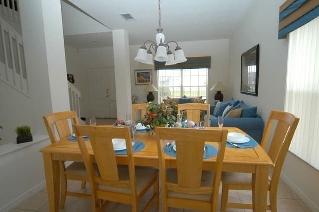 5 bedroom, 3 bathroom Private Home