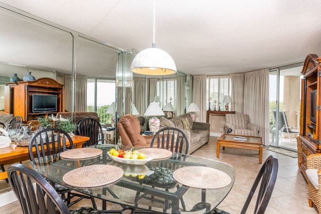 Condo, 2 Bedrooms, Partial Sea View