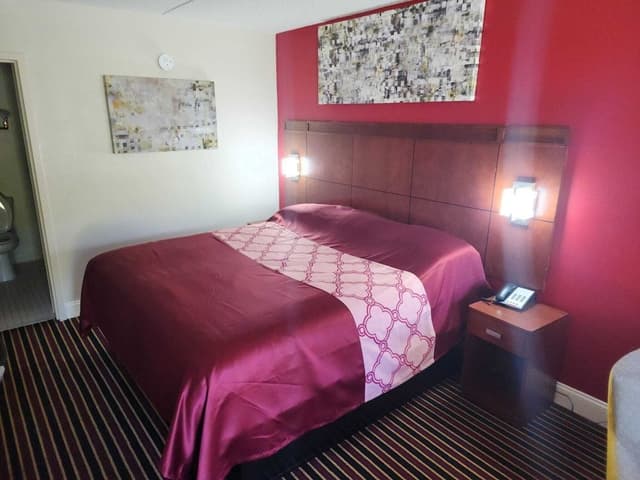 Standard Room, 1 King Bed, Smoking
