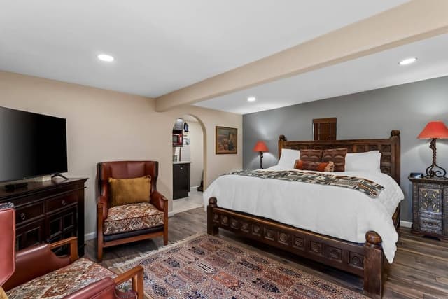 Room, 1 King Bed, Non Smoking