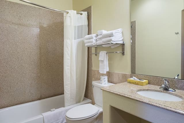 Room, 2 Queen Beds, Non Smoking, Kitchenette