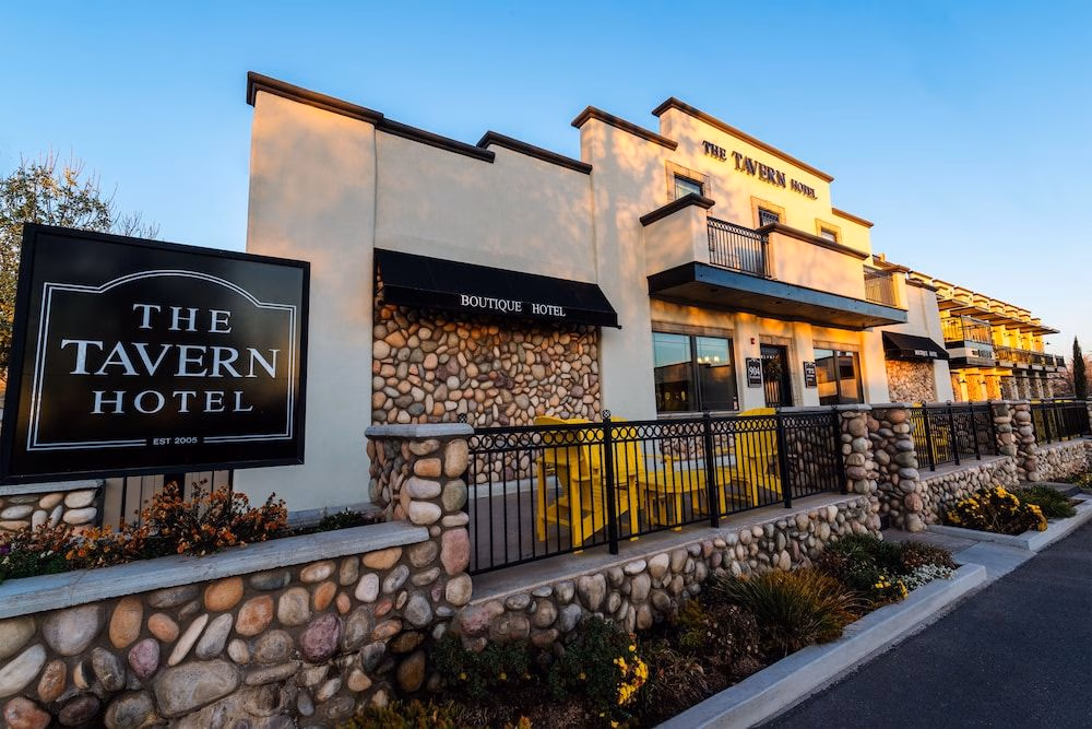 The Tavern Hotel2