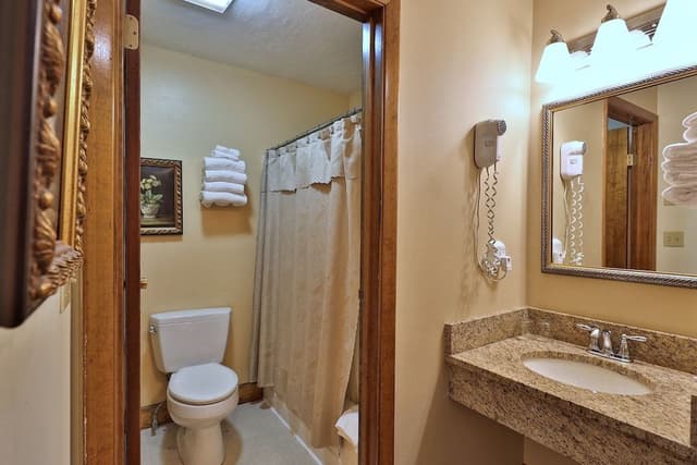Deluxe Room, 2 Queen Beds - Ski Passes available at property