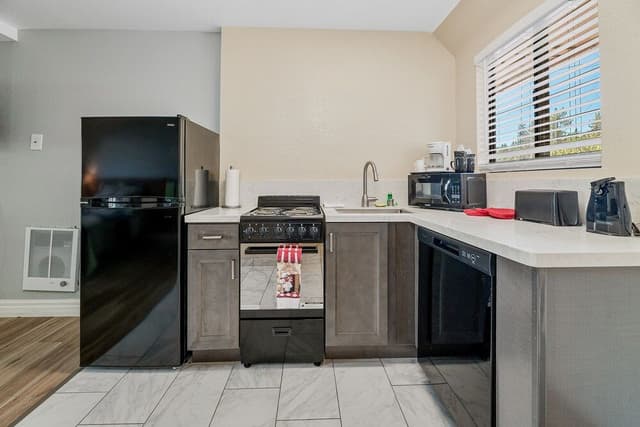 Standard Room, 1 King Bed, Fireplace (Kitchen)