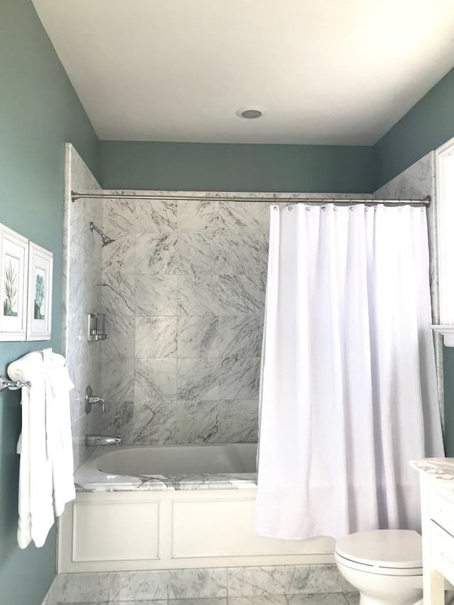 Deluxe King + Balcony