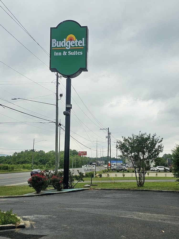 Super 8 Moody Super 8 Moody