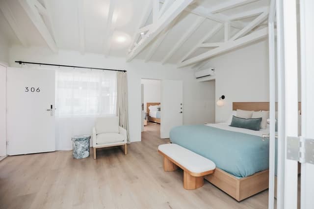 Grand Bungalow, Multiple Beds