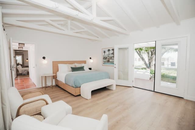 Grand Bungalow, Multiple Beds
