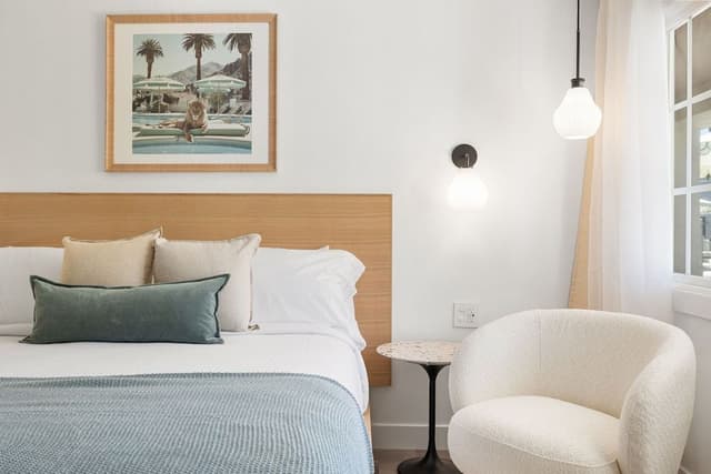 Grand Bungalow, Multiple Beds