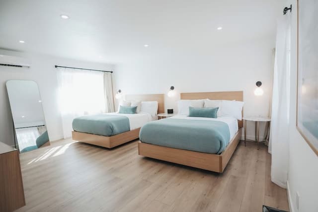 Grand Bungalow, Multiple Beds
