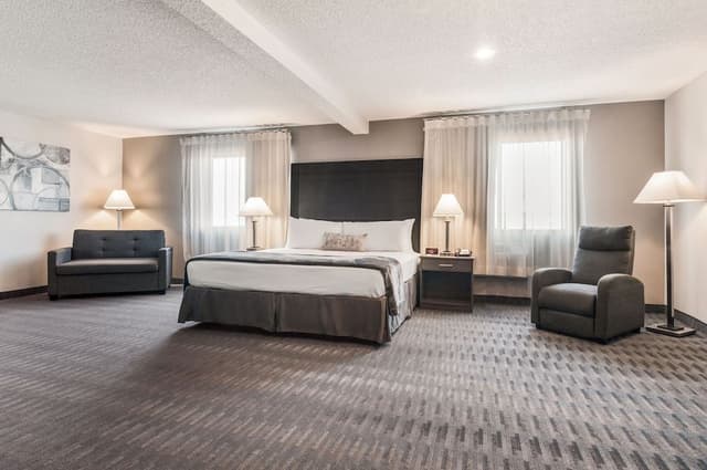 Suite, 1 King Bed, Non Smoking