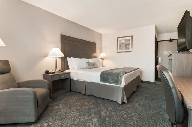 Standard Room, 1 King Bed