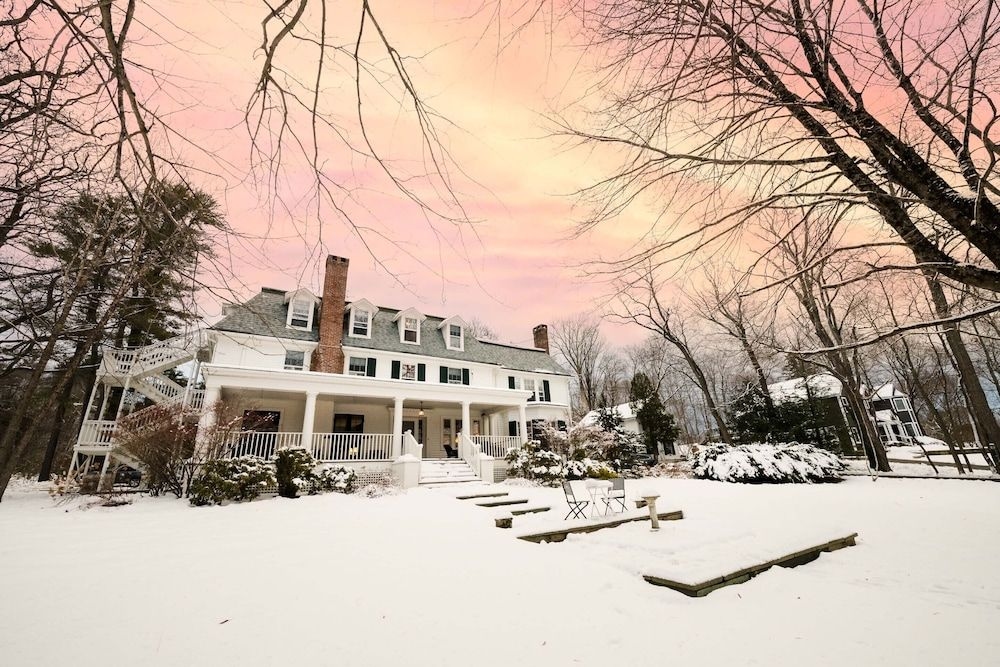 Birchwood Inn1