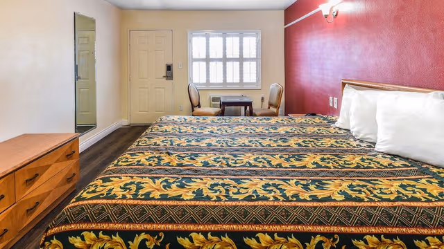 Standard Room, 1 King Bed, Non Smoking