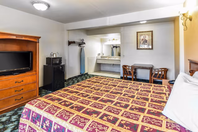 Standard Room, 1 King Bed, Non Smoking