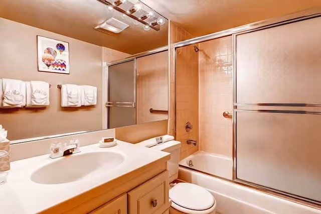 Condo, 3 Bedrooms, 2 Bathrooms