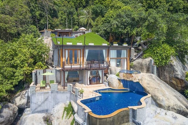 Presidential Pool Suite, Sea View