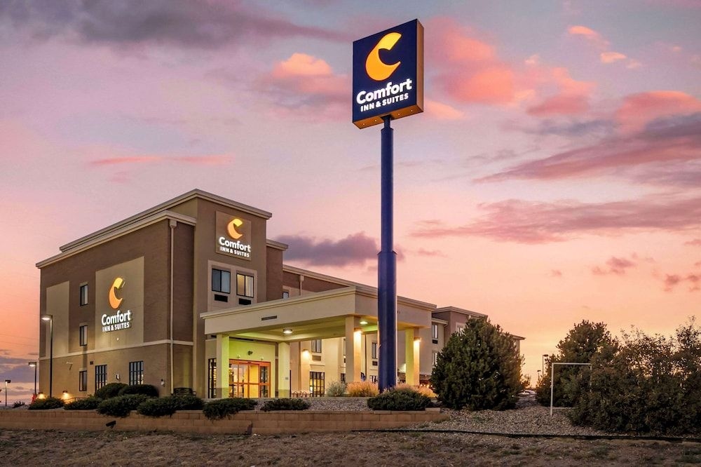 Comfort Inn & Suites0