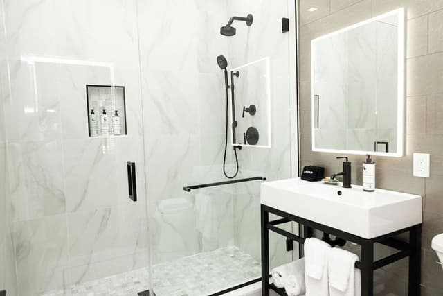 Luxury Studio, 1 King Bed (Room 4)