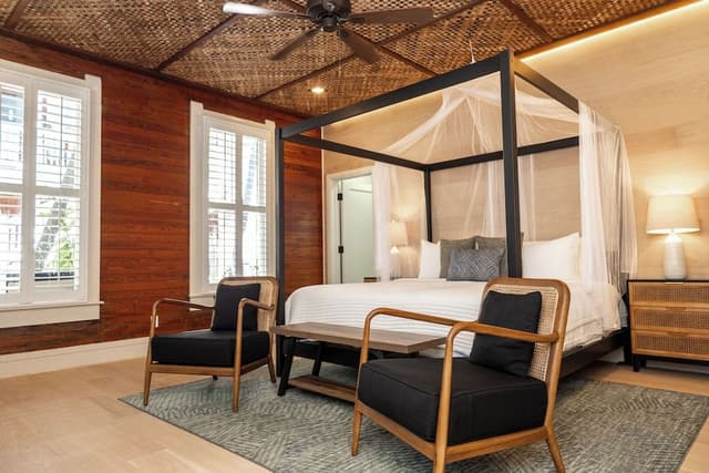 Luxury Studio, 1 King Bed (Room 4)