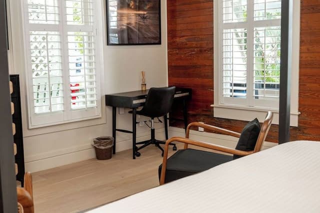 Luxury Studio, 1 King Bed (Room 4)