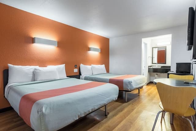 Deluxe Room, 2 Queen Beds, Non Smoking, Refrigerator