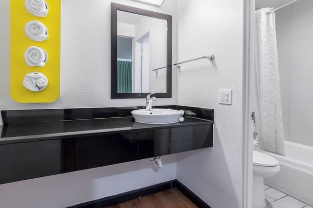 Deluxe Room, 2 Queen Beds, Non Smoking, Refrigerator