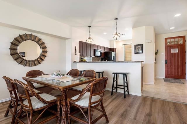 Condo, 2 Bedrooms