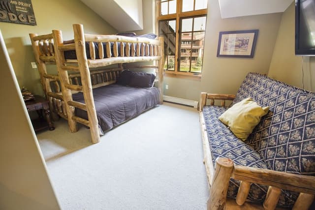 Luxury Condo, 2 Bedrooms (C303)